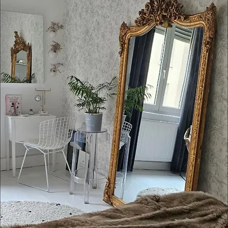 Chez Tess Apartment *