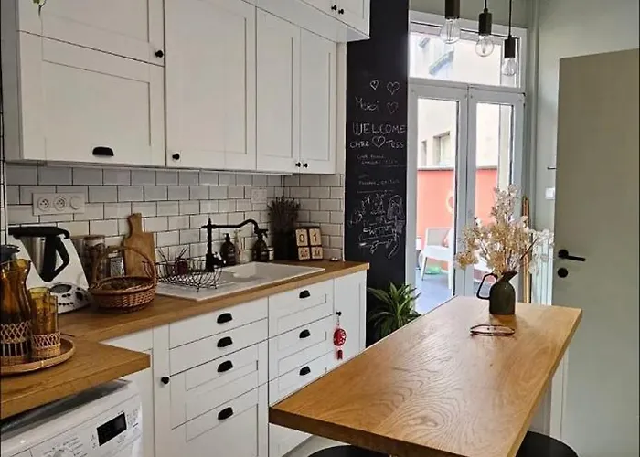 Chez Tess Апартаменты *